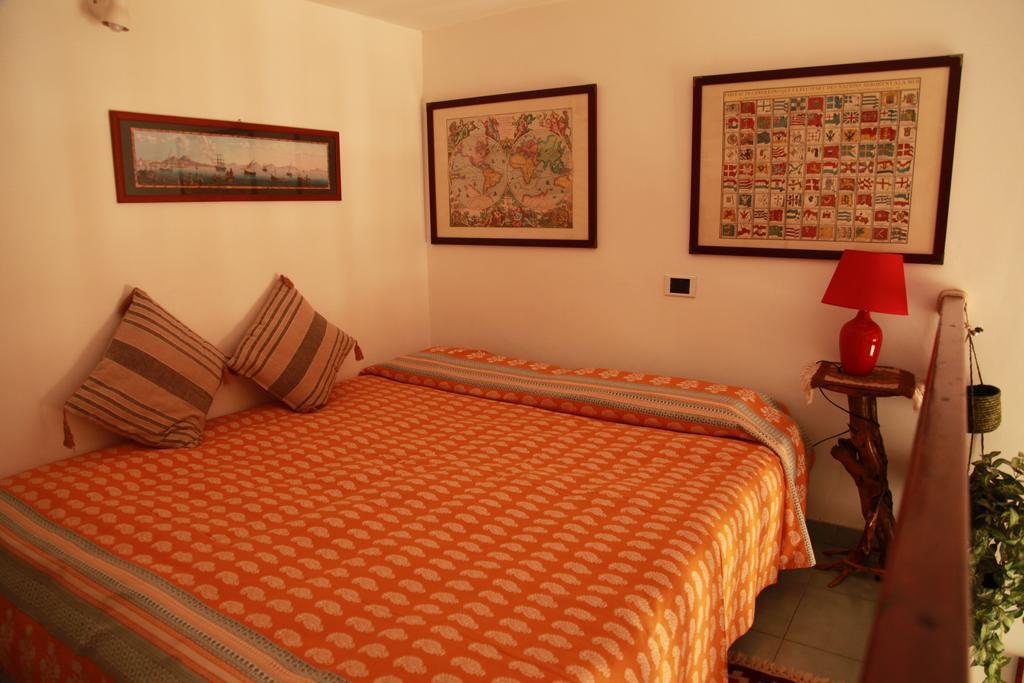 Bed And Breakfast Latomare Neapel Zimmer foto